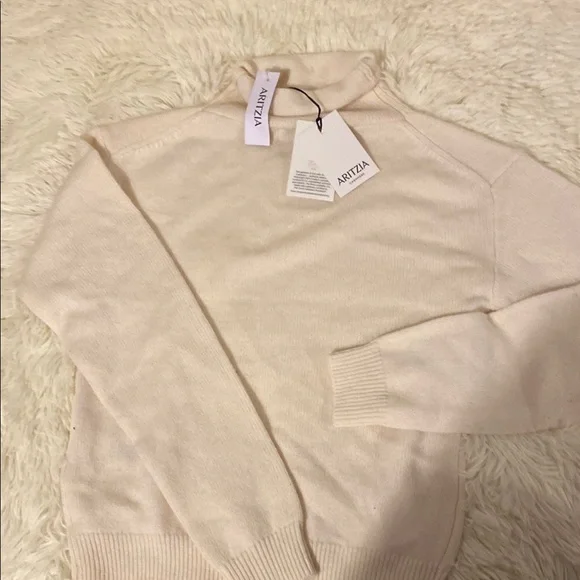 Aritzia NWT White Cashmere Mock Neck Sweater